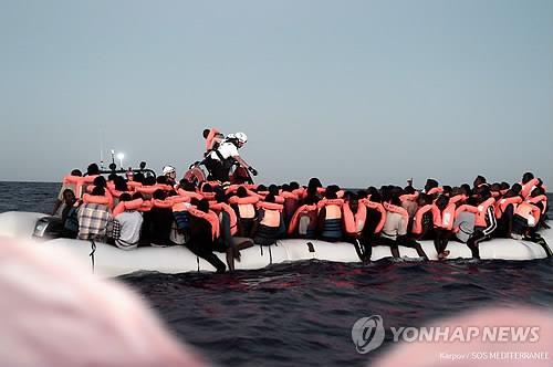구조된 지중해 난민 [AFP=연합뉴스 자료사진]