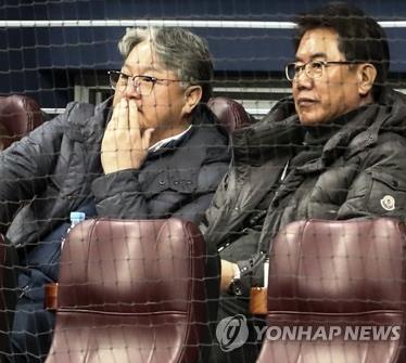 김경문 감독과 김시진 기술위원장[연합뉴스 자료사진]