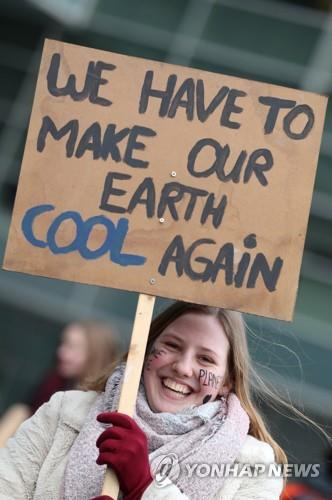 기후변화 시위에 참여한 벨기에 고교생
[로이터=연합뉴스 자료사진]