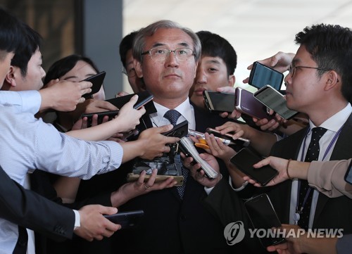 지난해 검찰에 출석한 이민걸 전 기조실장[연합뉴스 자료사진]