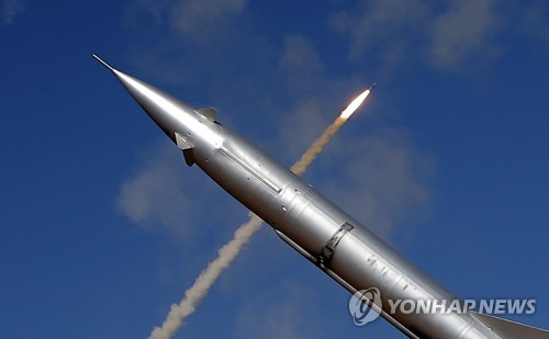 2017년 러시아에서 열린 군사 경기에 공개된 S-300 방공미사일    [EPA=연합뉴스 자료사진]