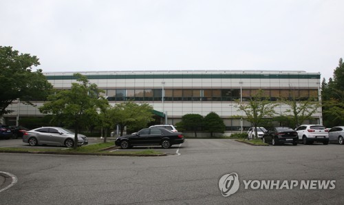 포스코교육재단 전경(포항=연합뉴스) 손대성 기자 = 경북 포항시 남구 지곡동에 있는 포스코교육재단. 포스코 출연금으로 산하 학교를 운영하는 포스코교육재단은 최근 재정자립화와 효율화를 위해 구조조정 등을 검토하고 있다. 2019.7.25 sds123@yna.co.kr