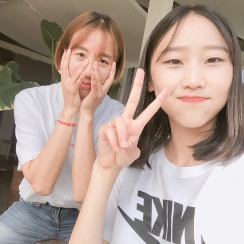 육상 샛별 양예빈(오른쪽)과 김은혜 코치[김은혜 계룡중 육상부 코치 제공]