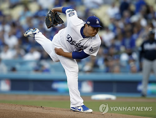 2018년 10월 5일 내셔널리그 디비전시리즈 1차전에 선발 등판한 류현진[로스앤젤레스 EPA=연합뉴스]