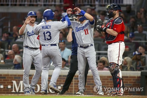 먼시의 역전 스리런 홈런[USA 투데이 스포츠/로이터=연합뉴스]