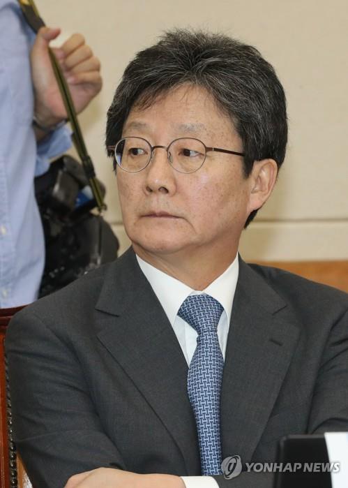 기재위 참석한 유승민
    (서울=연합뉴스) 하사헌 기자 = 바른미래당 유승민 의원이  22일 오후 계속된 국회 기획재정위원회 전체회의에서 회의를 지켜보고 있다. 2019.8.22
    toadboy@yna.co.kr
(끝)