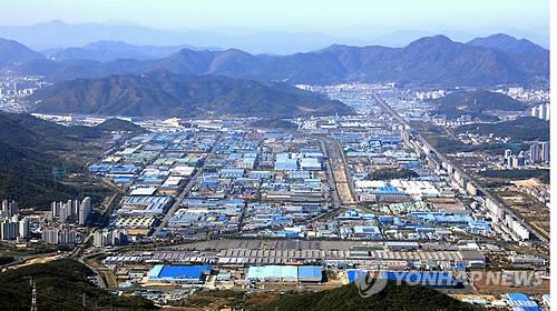 원전기업 등이 밀집한 창원국가산업단지 전경[연합뉴스 자료사진]