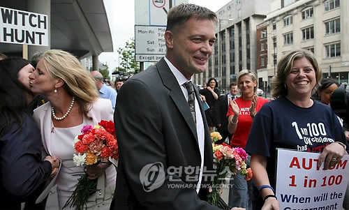 2007년 7월 영국 의료위원회(GMC) 징계위원회에 참석한 앤드루 웨이크필드   [EPA=연합뉴스 자료사진]