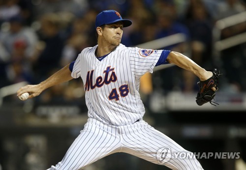 류현진과 투수전 백미 선사한 디그롬 [게티이미지/AFP=연합뉴스]