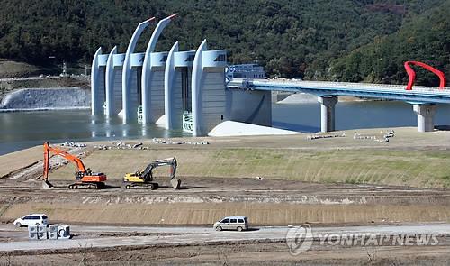 준공 앞둔 낙동강 창녕합천보 [연합뉴스 자료사진]