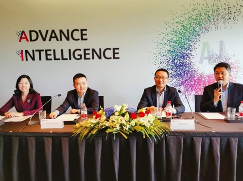 19일 화웨이 상하이 기자간담회 모습. 왼쪽부터 린옌샤(林艶霞·Angela Lin) 한국화웨이 대외협력·홍보본부장. 멍샤오윈 한국화웨이 CEO, 쑹카이 화웨이 대외협력·커뮤니케이션 사장, 최종배 한국화웨이 대외협력 이사. [화웨이 제공]