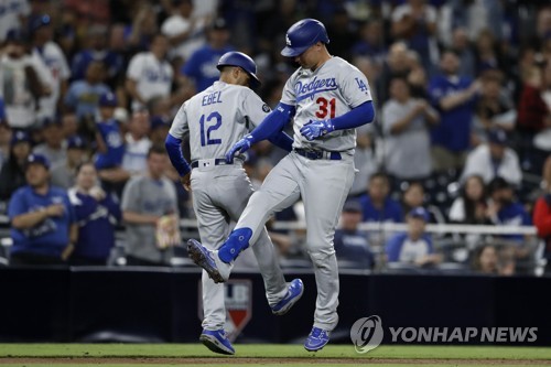 9회 쐐기 홈런을 친 족 피더슨[AP=연합뉴스]