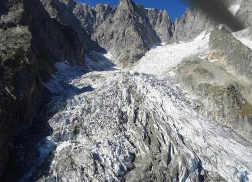 몽블랑 그랑드 조라스봉 인근에 덮힌 빙하. [ANSA 통신]