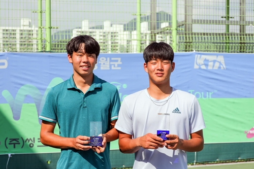 정휘진(왼쪽)과 김동주. [프리랜서 김도원 씨 제공]