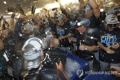 탬파베이, 6년 만에 포스트시즌 복귀 샴페인 파티[USA 투데이/로이터=연합뉴스]