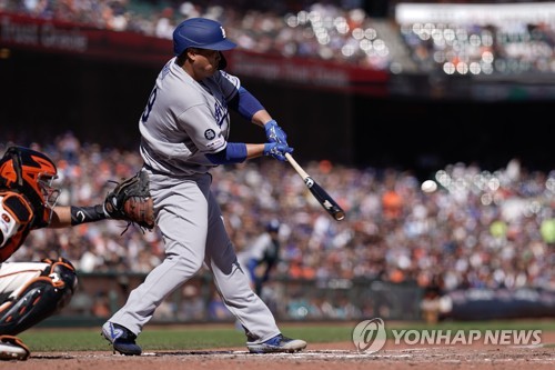 '베이브 류스' 류현진, 깨끗한 1타점 좌전 적시타 [USA 투데이/로이터=연합뉴스]