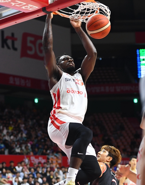 SK 워니의 덩크슛.[KBL 제공]