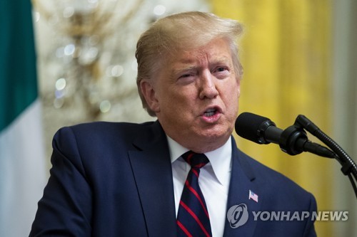 2019년 10월 16일 도널드 트럼프 미국 대통령이 워싱턴 백악관에서 세르조 마타렐라 이탈리아 대통령의 방문을 맞아 열린 환영연회에서 발언을 하고 있다. [EPA=연합뉴스]