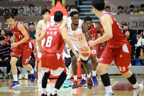 속공에 나서는 서울 SK 자밀 워니(11번).[KBL 제공]