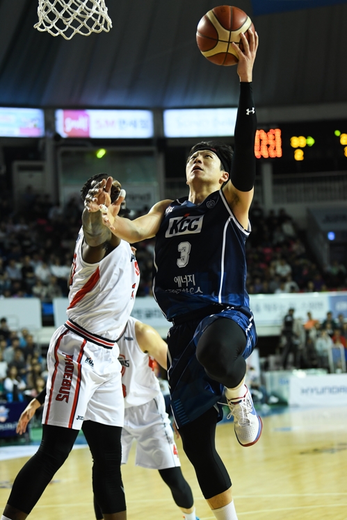 현대모비스와의 경기에서 슛하는 이정현[KBL 제공]