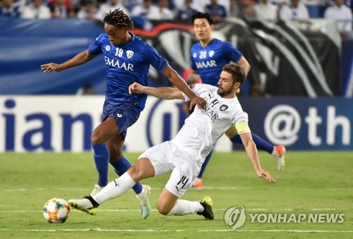 알 사드와의 경기에 출전한 장현수(20번)[AFP=연합뉴스]