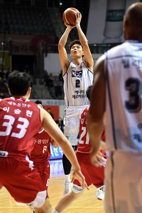 슛하는 송교창[KBL 제공]