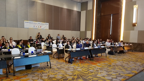 교사용 지도서 발간식 및 방콕 지역 한국어 교사 연수식  [방콕=연합뉴스 김남권 특파원]