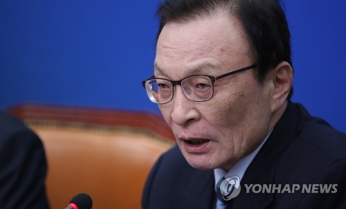 이해찬 대표 발언(서울=연합뉴스) 김인철 기자 = 더불어민주당 이해찬 대표가 11일 오전 국회에서 열린 최고위원회의에서 발언하고 있다. yatoya@yna.co.kr