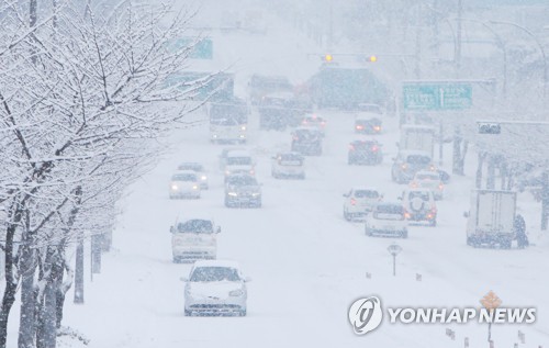 2018년 2월 8일 제주 출근길 폭설[연합뉴스 자료사진]