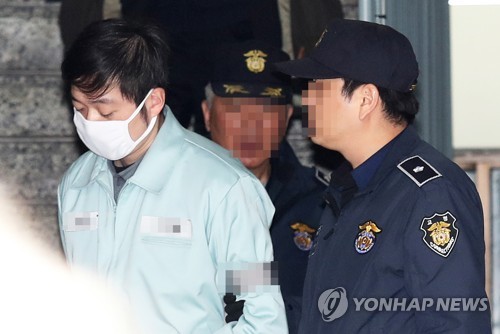 1월 23일 항소심 공판 마치고 나오는 조재범 전 코치[연합뉴스 자료사진]