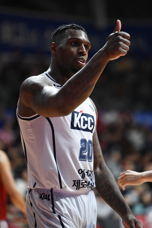 KCC의 라건아[KBL 제공]