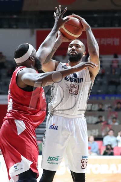 슈팅하는 길렌워터[KBL 제공]