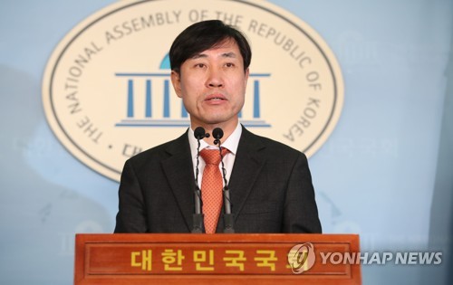 하태경, 혁통위 및 정계개편 관련 기자회견(서울=연합뉴스) 김인철 기자 = 새로운보수당 하태경 책임대표가 13일 국회 정론관에서 혁신통합추진위원회 및 정계개편 관련 기자회견을 하고 있다. yatoya@yna.co.kr