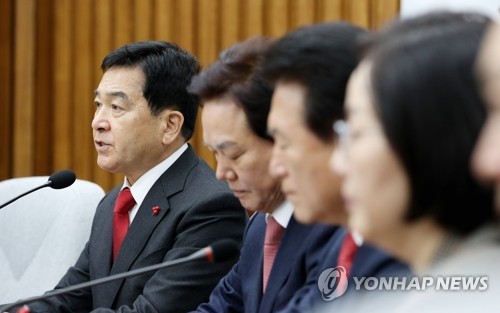 발언하는 심재철(서울=연합뉴스) 하사헌 기자 = 자유한국당 심재철 원내대표가 14일 오전 서울 여의도 국회에서 열린 원내대책회의에서 발언하고 있다. 2020.1.14 toadboy@yna.co.kr
