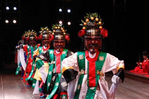 처용무[국립부산국악원 제공. 재판매 및 DB 금지]