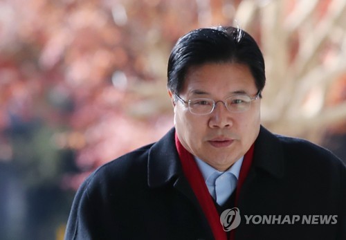 우리공화당 홍문종 대표, 속행공판 출석우리공화당 홍문종 공동대표가 2019년 11월 22일 오전 서울 서초구 서울중앙지방법원에서 열린 속행공판에 출석하고 있다. [연합뉴스 자료사진]