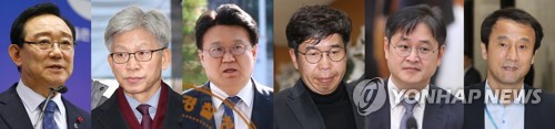 검찰, 송철호·황운하·백원우·박형철 등 13명 전격 기소(서울=연합뉴스) 하명수사·선거개입 의혹을 수사하는 검찰이 29일 송철호 울산시장(왼쪽부터)과 송병기 전 울산시 경제부시장, 황운하 전 울산지방경찰청장, 백원우 전 청와대 민정비서관, 박형철 전 반부패비서관, 한병도(53) 전 청와대 정무수석 등 13명을 재판에 넘겼다. [연합뉴스 자료사진]