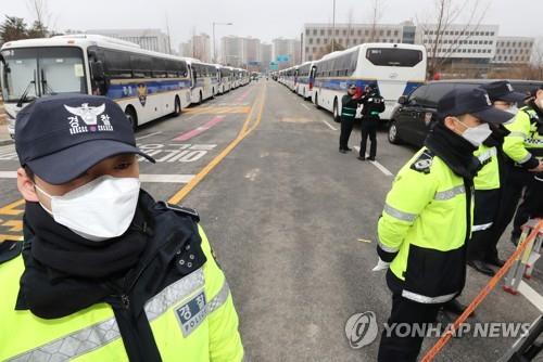 '우한 교민' 수용시설 삼엄한 경계[연합뉴스 자료사진]