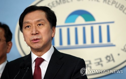 김기현, 울산시장 부정선거 관련 기자회견(서울=연합뉴스) 김인철 기자 = 자유한국당 소속 김기현 전 울산시장이 4일 오전 국회 정론관에서 울산시장 부정선거 관련 기자회견을 하고 있다. yatoya@yna.co.kr
