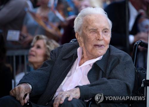 할리우드 배우 커크 더글러스(AFP=연합뉴스 자료사진)