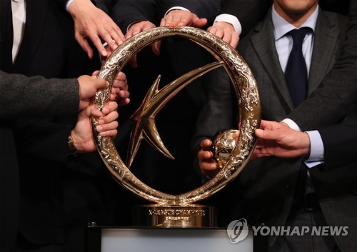 프로축구 K리그1 우승 트로피[연합뉴스 자료사진]