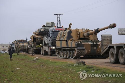 시리아 북서부 이들립 지역으로 이동하는 터키군 [AP=연합뉴스]
