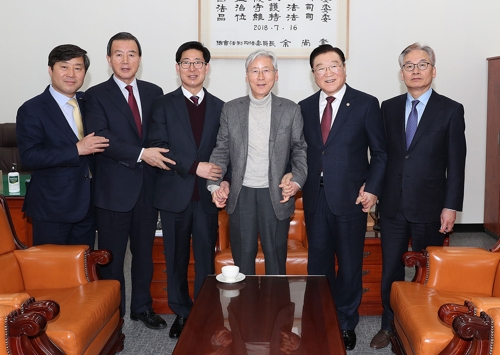 양승조 충남지사, 여상규 법사위원장(사진 가운데) 만나 협조 요청 [충남도 제공. 재판매 및 DB금지]