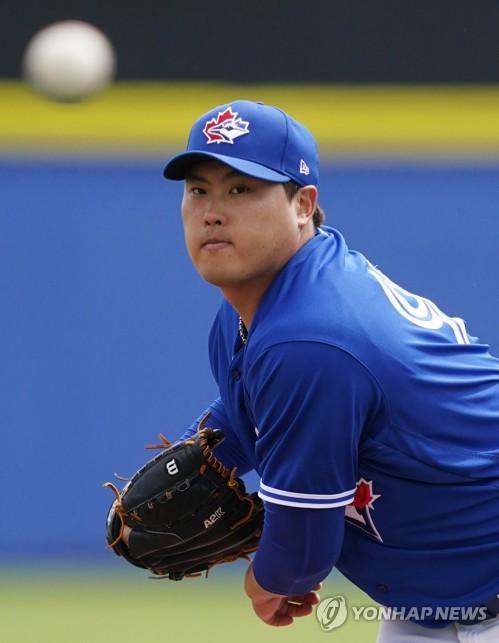 메이저리그 2막 시작한 류현진(더니든[미국 플로리다주]=연합뉴스) 김도훈 기자 = 27일(현지시간) 미국 플로리다주 더니든 TD 볼파크에서 열린 미네소타 트윈스와 토론토 블루제이스의 시범경기. 토론토 선발 류현진이 역투하고 있다. 2020.2.28 superdoo82@yna.co.kr