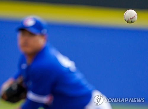 메이저리그 2막 시작한 류현진(더니든[미국 플로리다주]=연합뉴스) 김도훈 기자 = 27일(현지시간) 미국 플로리다주 더니든 TD 볼파크에서 열린 미네소타 트윈스와 토론토 블루제이스의 시범경기. 토론토 선발 류현진이 역투하고 있다. 2020.2.28 superdoo82@yna.co.kr