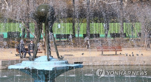 코로나19'에 인적 드문 캠퍼스 [연합뉴스 자료사진]