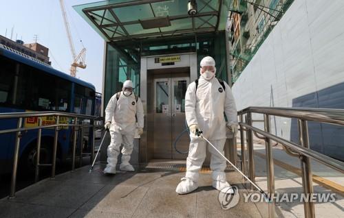 신천지 대구교회 인근 방역 [연합뉴스 자료사진]
