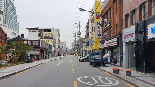 썰렁한 대구 교동시장 인근 카페거리 [촬영 정성조]