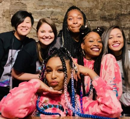 윌로우 스미스와 백댄서들과 포즈를 취하는 나 PD(뒷줄 왼쪽) [본인제공, 재판매 및 DB 금지]