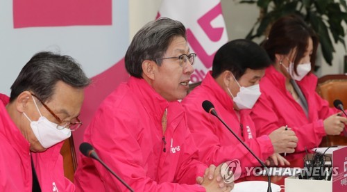 선거전략대책회의에서 발언하는 박형준[연합뉴스 자료 사진]